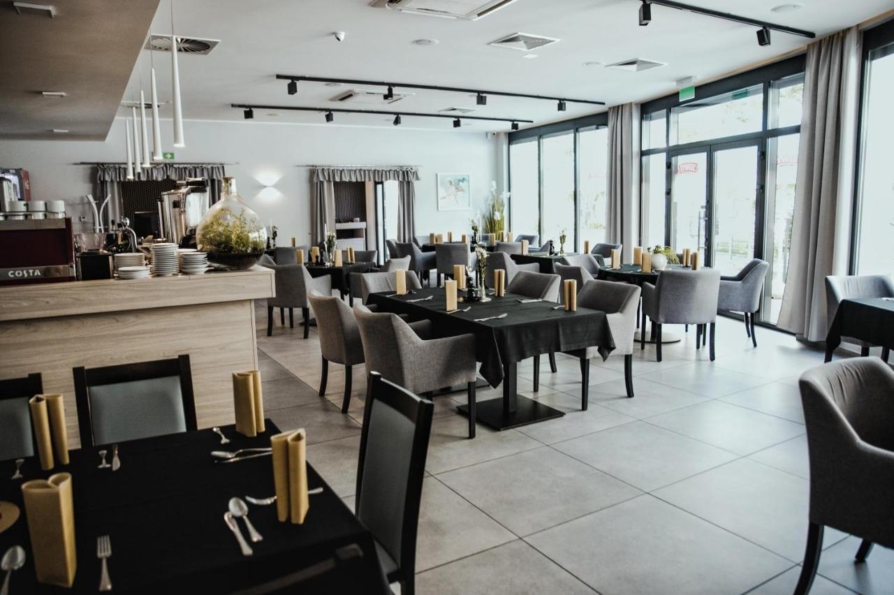 Restauracja Park Szwajcaria Hotel Gliwice Ngoại thất bức ảnh