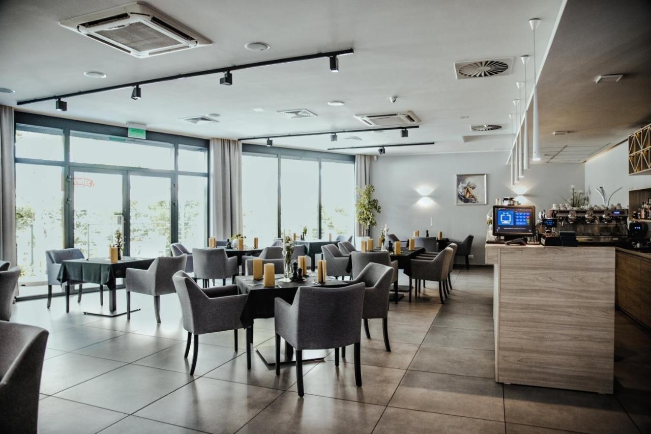 Restauracja Park Szwajcaria Hotel Gliwice Ngoại thất bức ảnh
