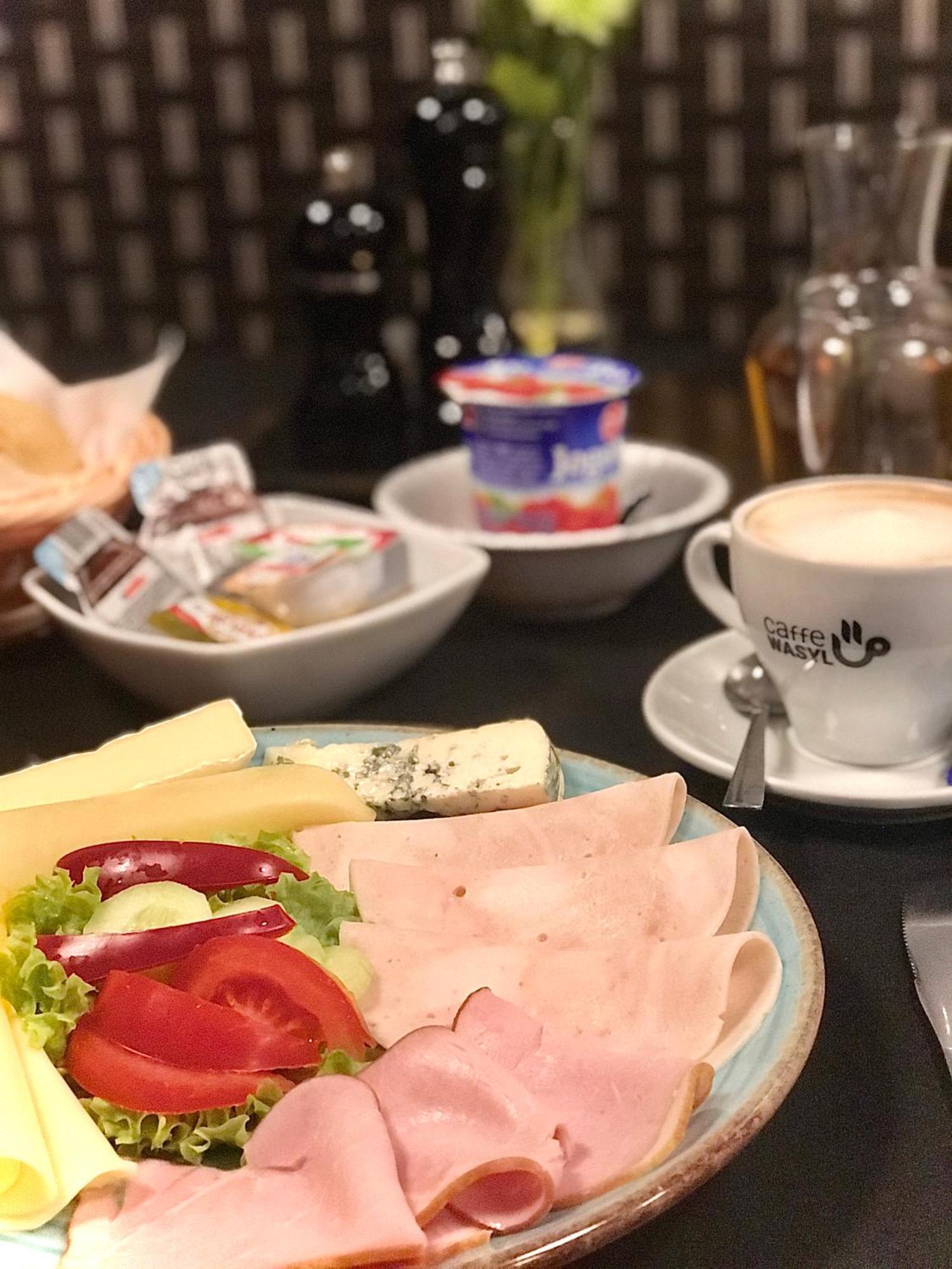 Restauracja Park Szwajcaria Hotel Gliwice Ngoại thất bức ảnh